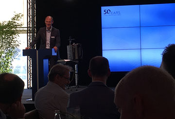 Dr. Klaus Richter von Airbus übermittelte Glückwünsche zum 50. Jubiläum